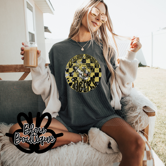 Distressed Circle Checkered Excelsior Springs