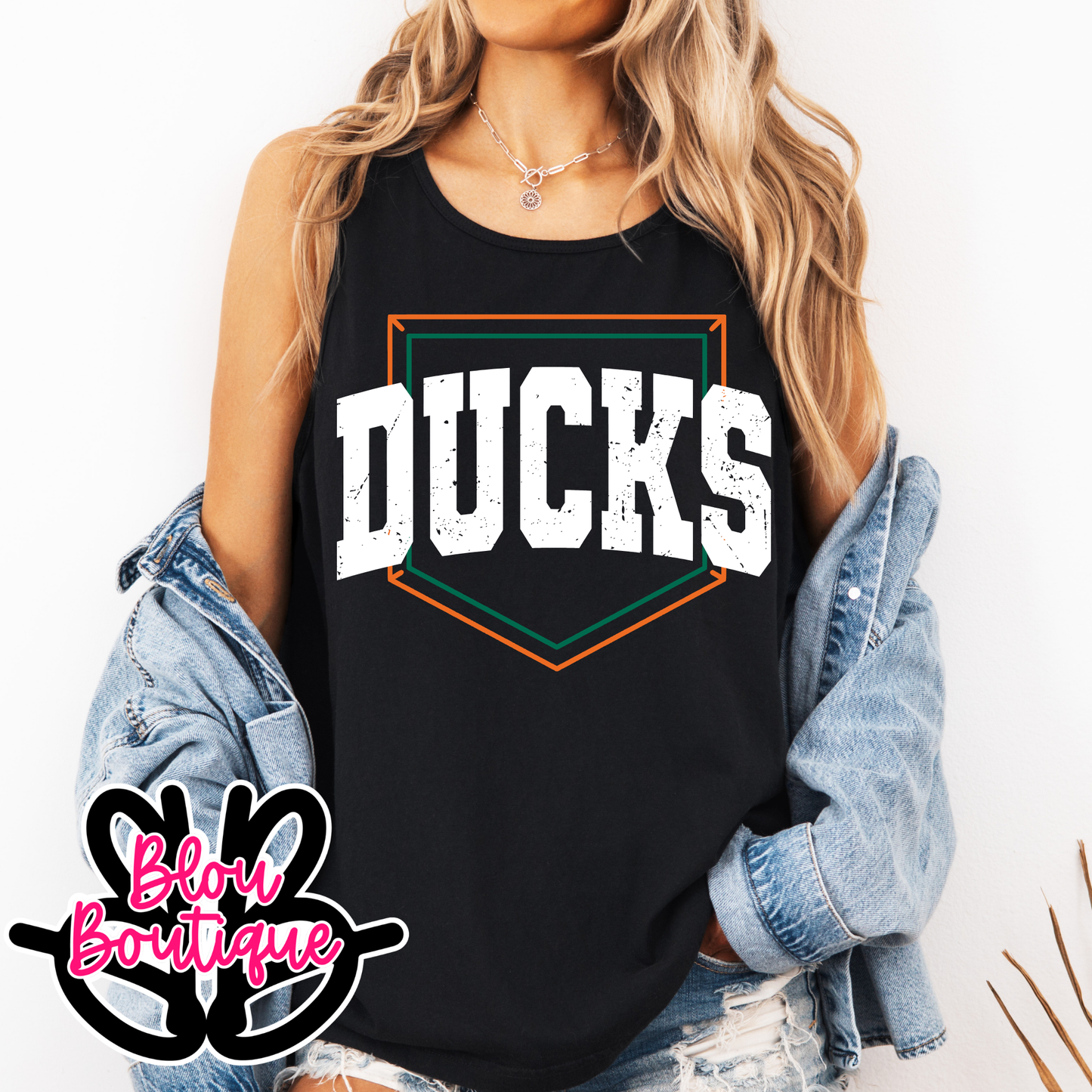 Grunge Ducks with Plate