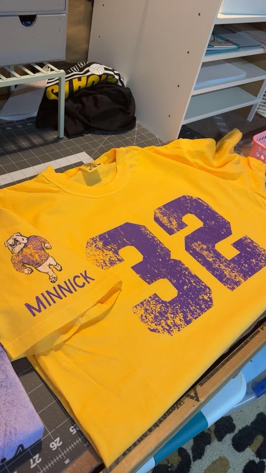 26 -MASON 32 Grunge Tee